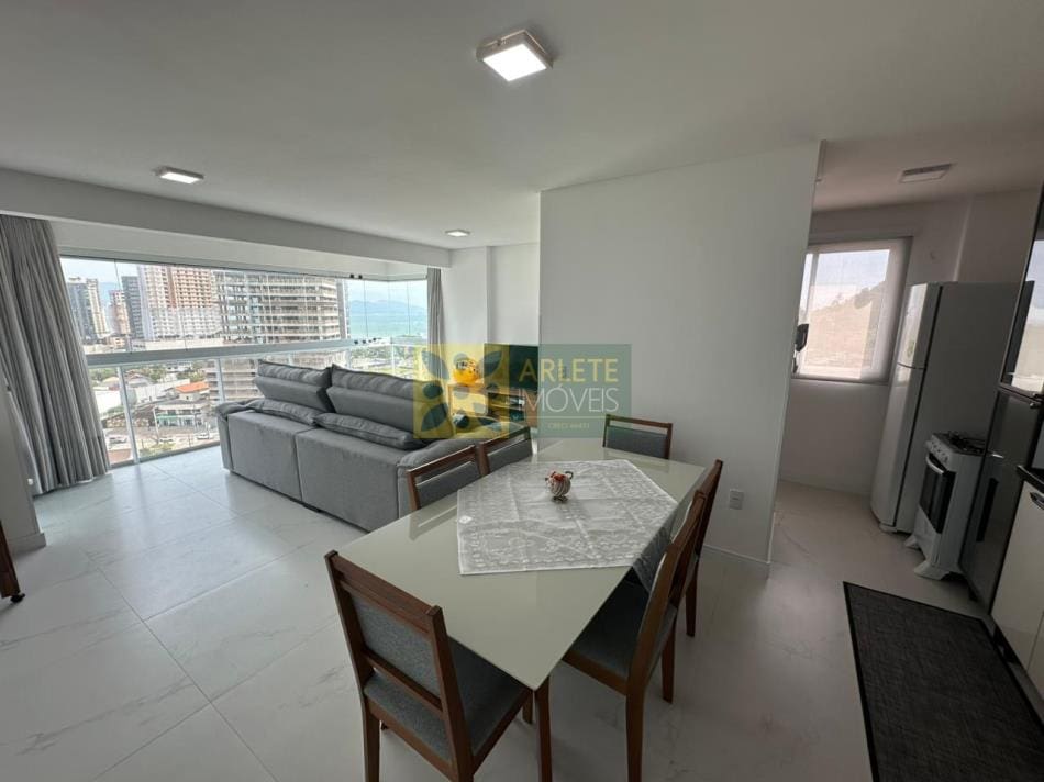 Apartamento con vista al mar en Porto Belo – ¡A solo 500 metros de la playa!