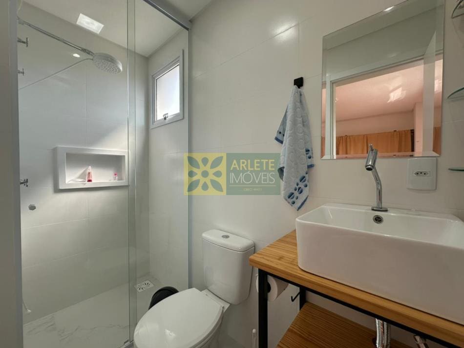 Apartamento con vista al mar en Porto Belo – ¡A solo 500 metros de la playa!