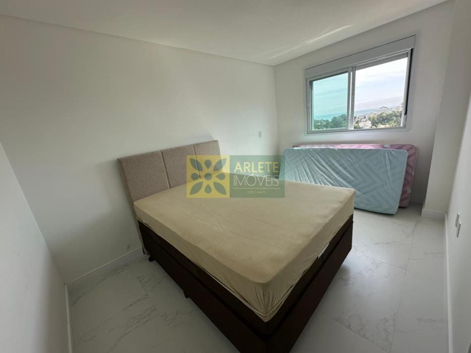 Apartamento con vista al mar en Porto Belo – ¡A solo 500 metros de la playa!