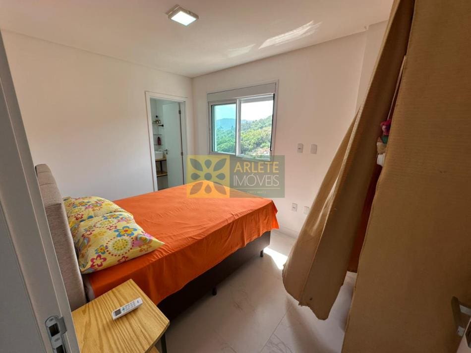 Apartamento con vista al mar en Porto Belo – ¡A solo 500 metros de la playa!